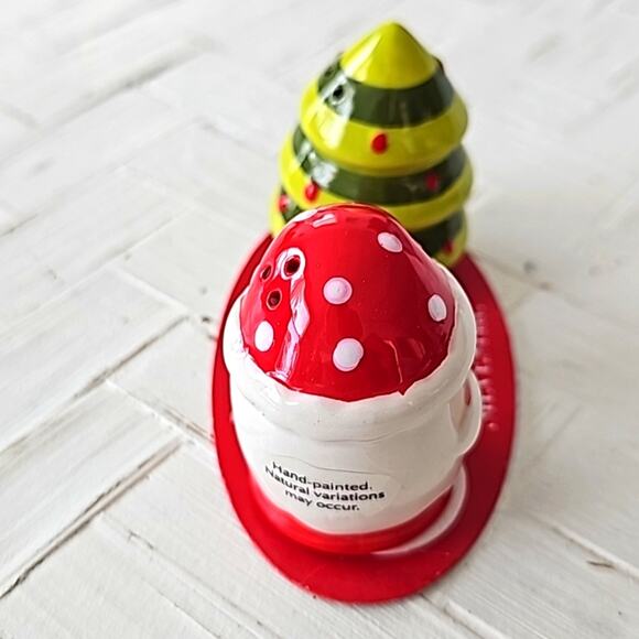 Hit the Spot Christmas Santa & Christmas Tree Salt & Pepper Shakers (NWOB) - Picture 4 of 7